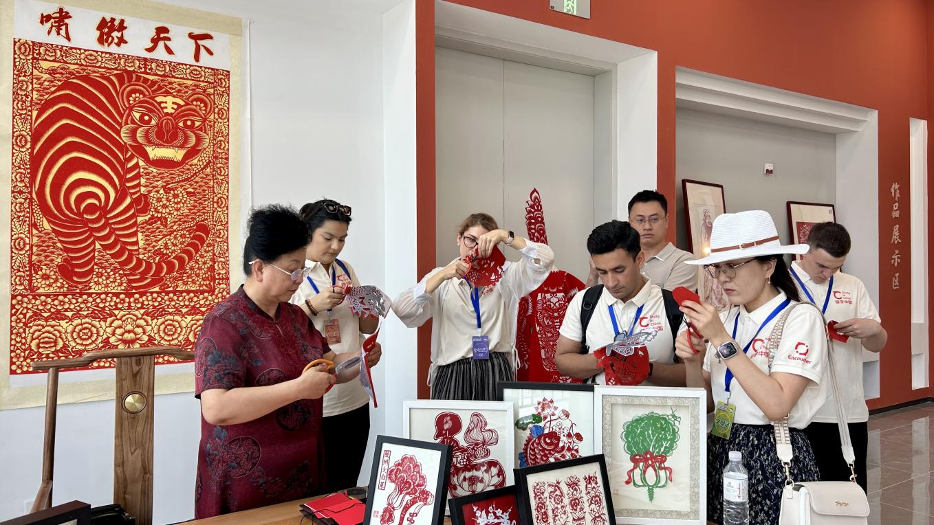 感知海洋文明，领略智慧青岛｜“上合青年·邂逅青岛”上合组织国家青少年践学活动在青岛开营