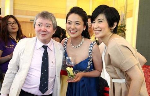 文隽形容沈傲君神秘老公:像威武俊朗版潘长江