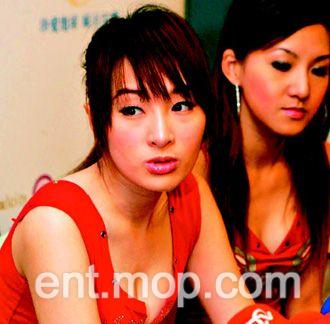 <em>女F4</em>萧雅轩哭诉简讯骚扰 担心<em>裸照</em>外流(组图)