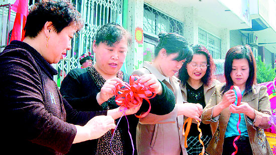 日前,四方区劳动局组织洛阳路管区的下岗失业