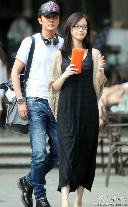 倪妮冯绍峰海量亲密照 网友：貌合神离