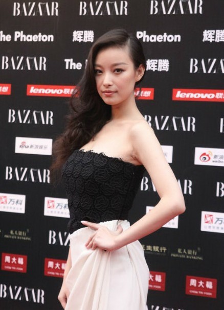 倪妮冯绍峰海量亲密照 网友：貌合神离