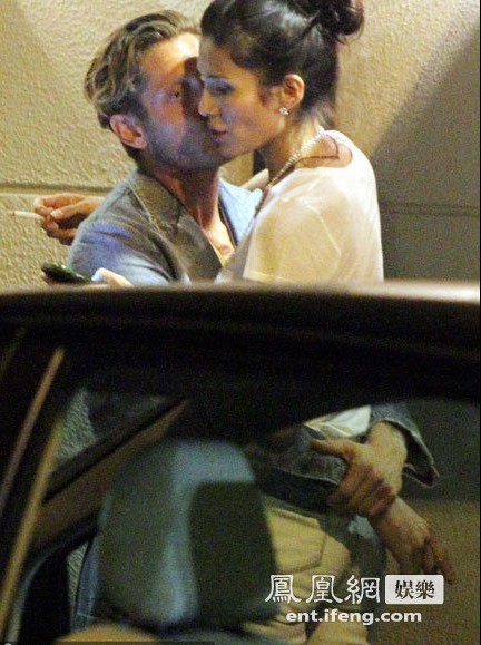 尤文图斯老板背朱珠偷腥 与亿万名媛当街热吻