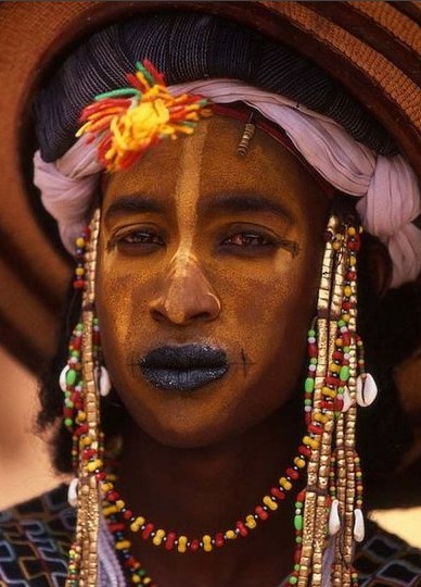 游牧民族独特脸绘