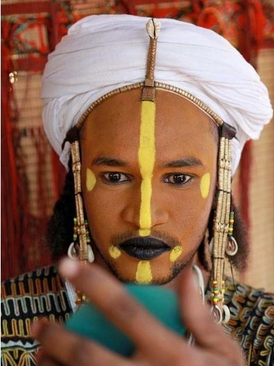 游牧民族独特脸绘