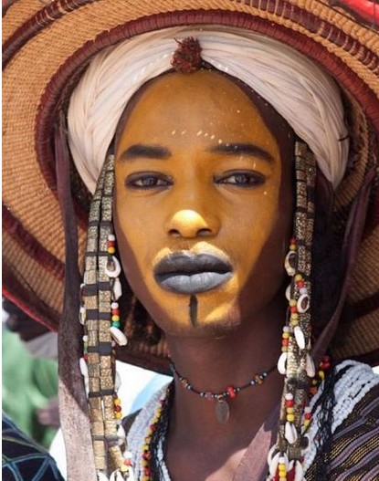 游牧民族独特脸绘