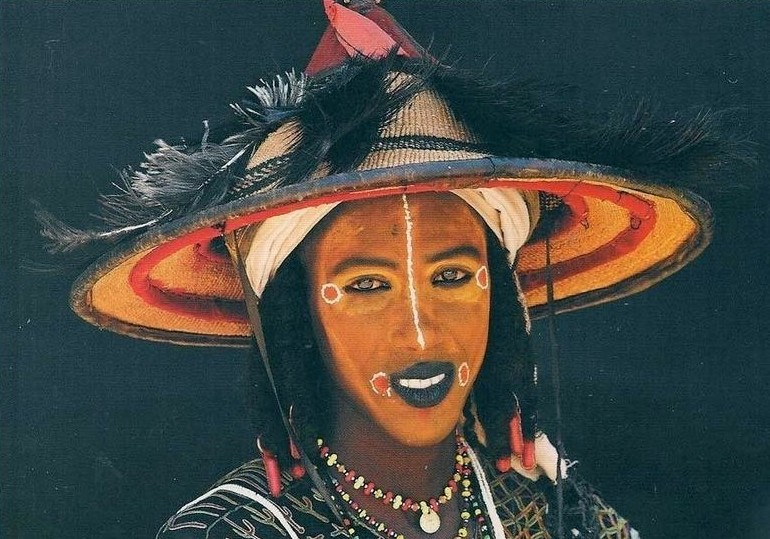 游牧民族独特脸绘