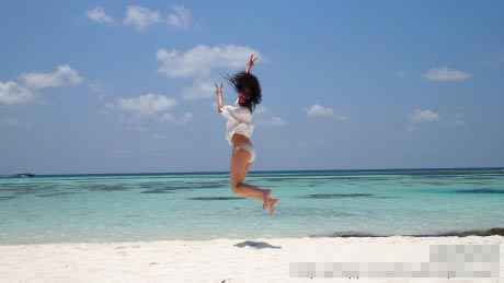 36岁舒淇装嫩恶搞生活照曝光 海滩比基尼展凹凸曲线