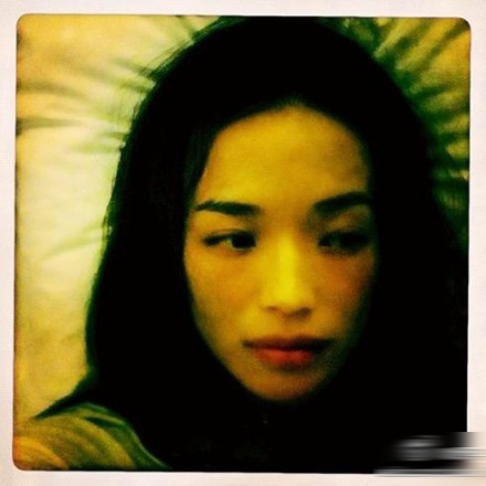 36岁舒淇装嫩恶搞生活照曝光 海滩比基尼展凹凸曲线