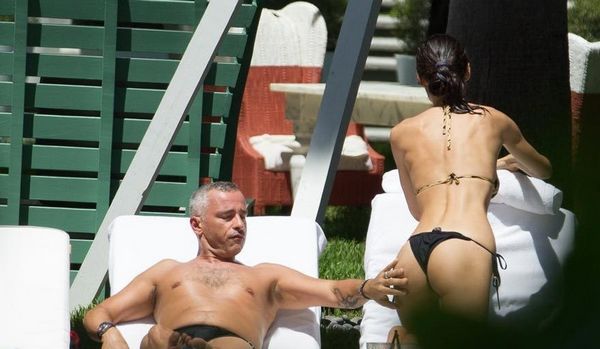 2012揩油大事记 袭胸揉臀全有