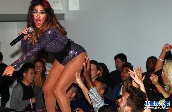 2012揩油大事记 袭胸揉臀全有