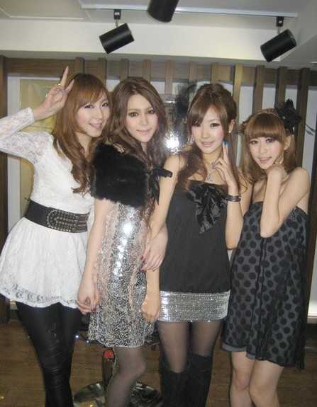 富三代校花王希怡艳照 身价上亿