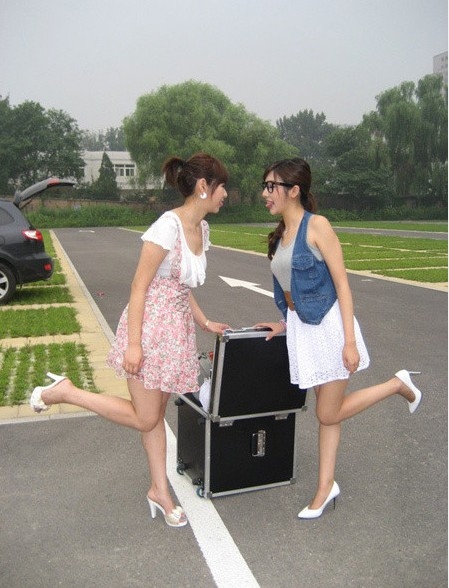 富三代校花王希怡艳照 身价上亿