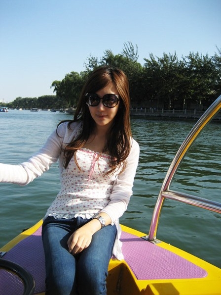 富三代校花王希怡艳照 身价上亿