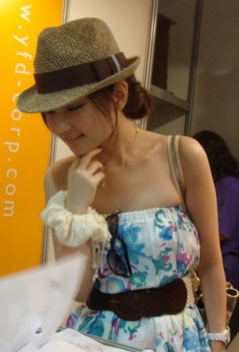 Selina主持身价堪比小S 图揭珍贵今夕对比照