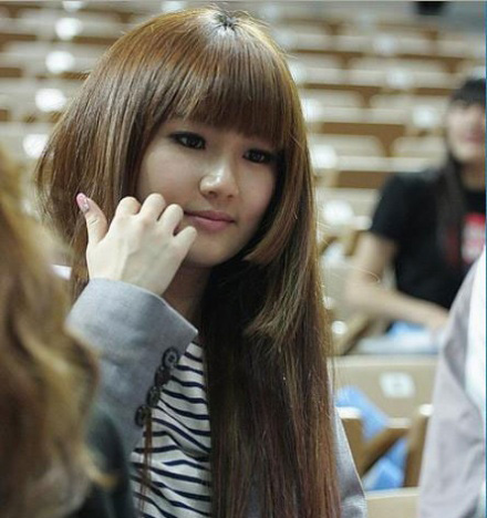 Selina主持身价堪比小S 图揭珍贵今夕对比照