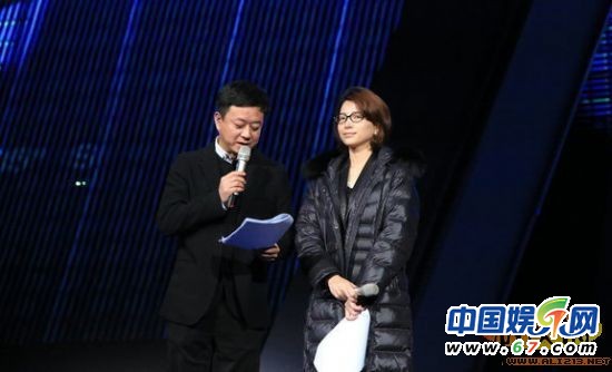 董卿朱军素颜彩排