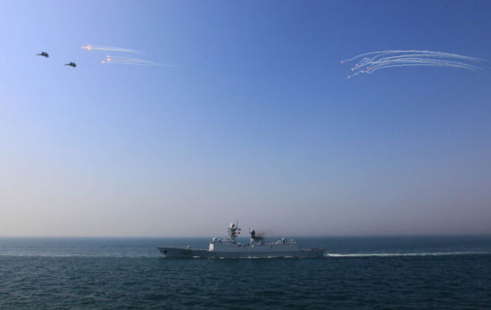 原文配图：2012年4月，中俄“海上联合-2012”军事演习在黄海海域举行。