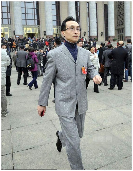 两会明星时尚潮物盘点