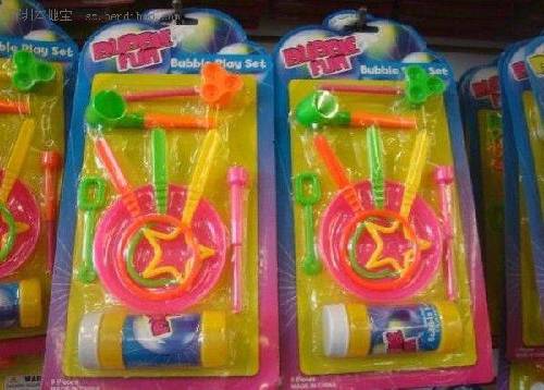 实拍美国一元店 便宜货也要层层监管