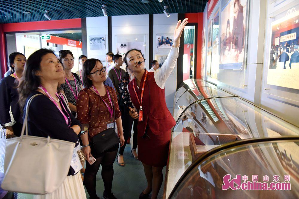 中外媒体记者聚焦东阿阿胶股份有限公司