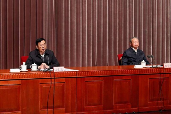 中央宣讲团党的十九大精神报告会在山东举行 中央宣讲团党的十九大精神报告会在山东举行