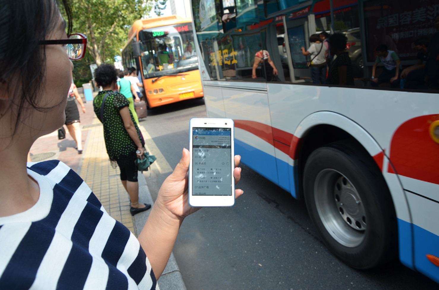 青岛公交智能出行 提升城市公交便捷性、智能化