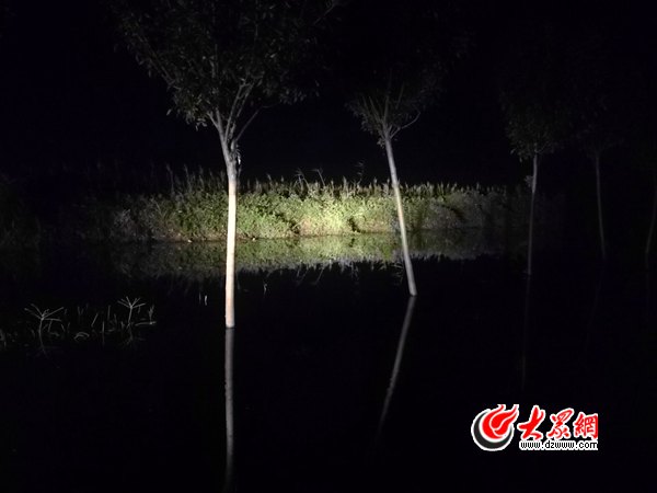 洪水半夜进村 6小时千人撤离无一伤亡