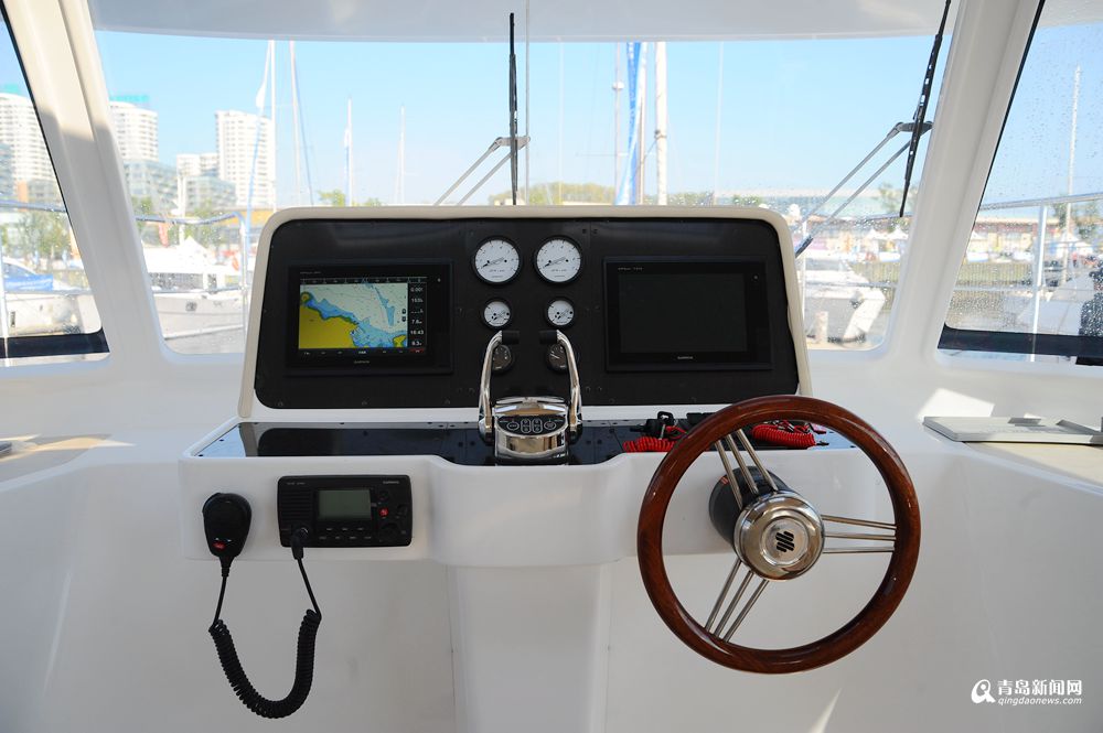 实拍双体豪华游艇青岛制造售价260万