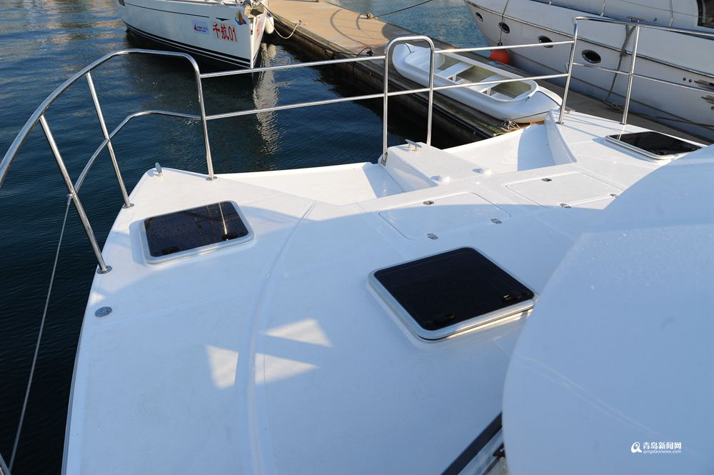 实拍双体豪华游艇青岛制造售价260万