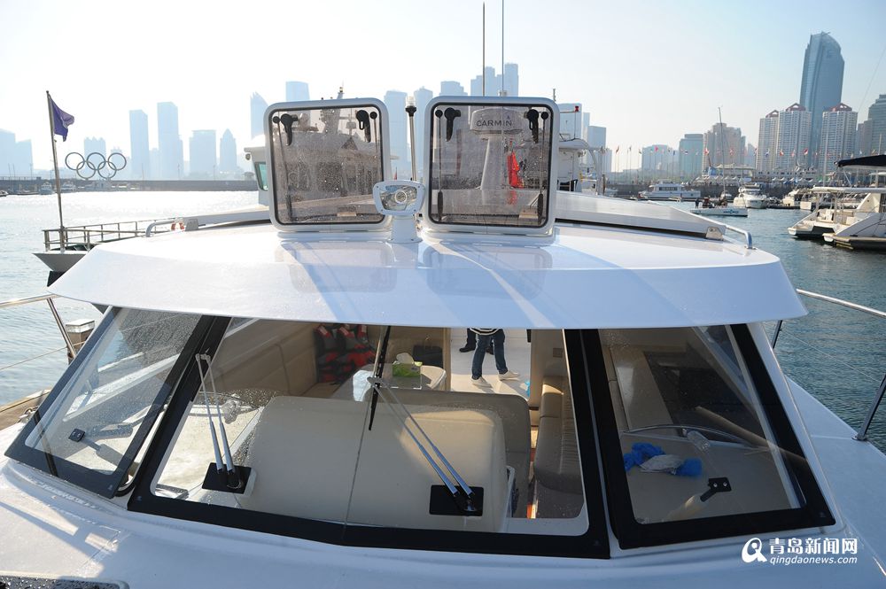 实拍双体豪华游艇青岛制造售价260万