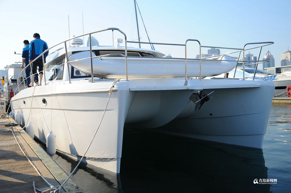 实拍双体豪华游艇青岛制造售价260万