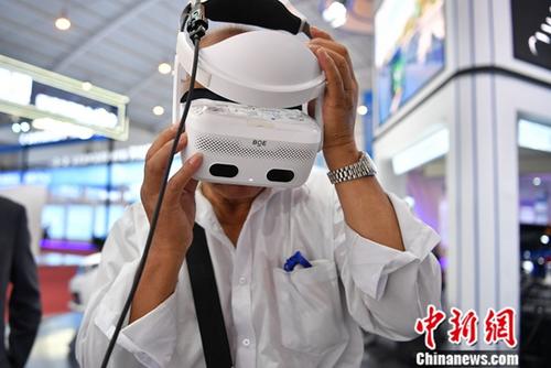 资料图：中国科技企业亮相展会。<a target='_blank' href='中新社</a>记者刘冉阳摄