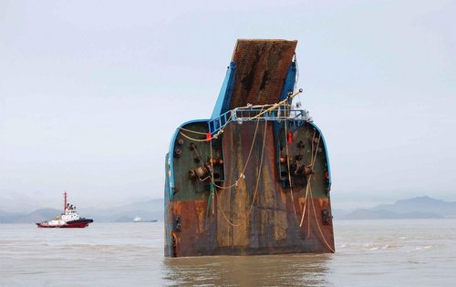 法籍油轮撞沉中国船舶被扣 出1220万元赎身