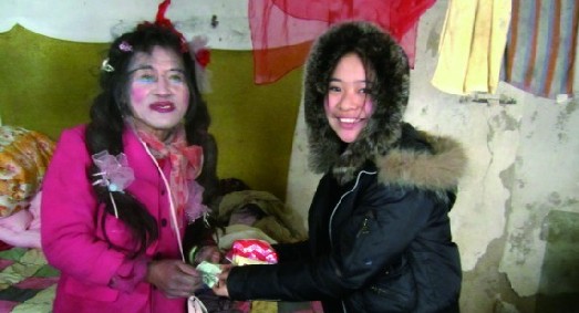 一把火烧红大喜哥 男扮女装繁体写日记(图)