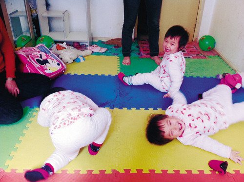 女子陷姐弟恋奉子成婚生下<em>3女</em> 狠心<em>男不</em>辞而别