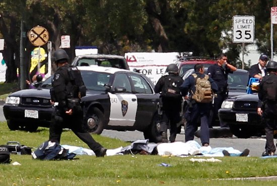 美国加州奥克兰发生大学枪击案 致7人死3人伤