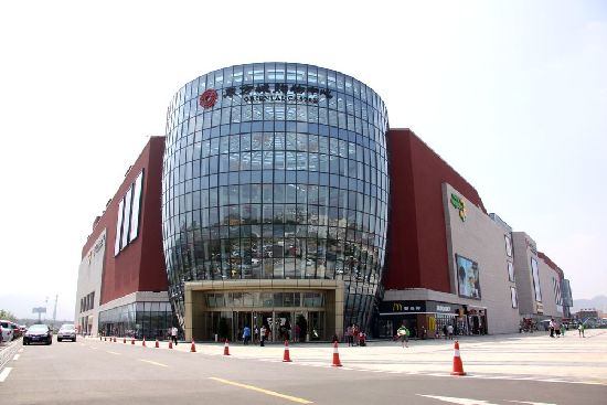 青岛最大单体购物中心开业