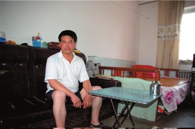 儿子被杀后，董恩悌一家搬出村子，在一个临时地点蜗居了11年。
