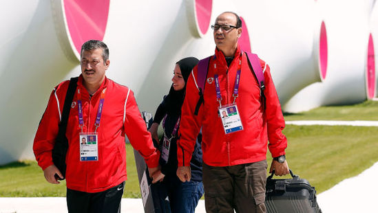 埃及代表团穿中国山寨阿迪参加奥运 称为省钱