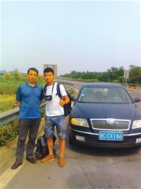 青岛21岁帅小伙一路搭车到新疆 16天行5100公里