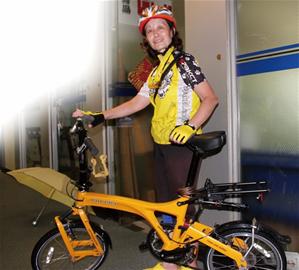 青岛62岁女骑手骑自行车2次玩转全国