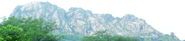 青岛浮山已有1.3万亿年 300吨大石做人民英雄纪念碑碑心