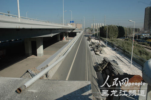 哈尔滨建委：无法查到哪家单位负责事故桥梁