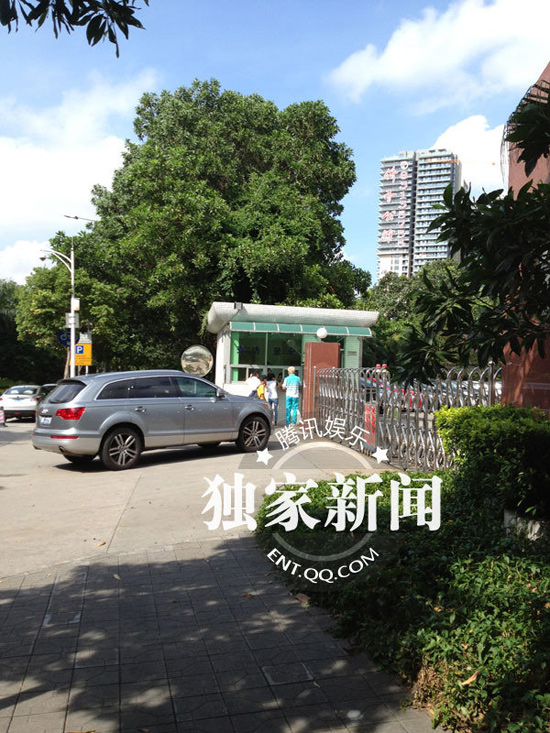 今日上午9点20分左右，陈百祥现身深圳市公安局经济犯罪侦查局