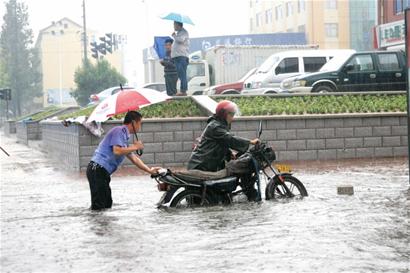 胶南遭遇200年来最强暴雨