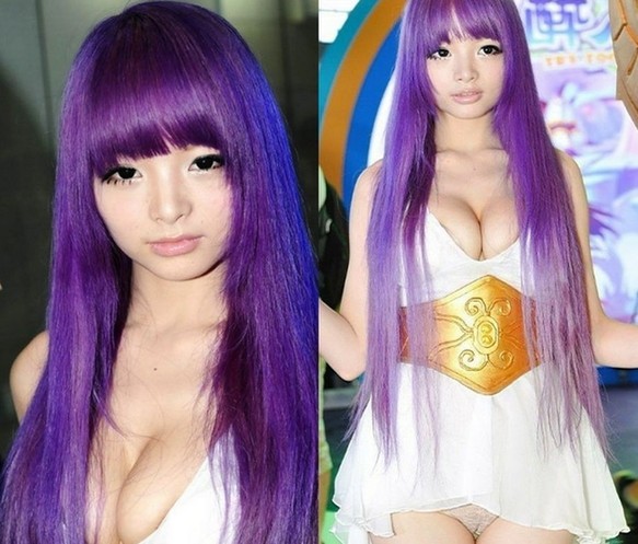嫩模 COSPLAY 低胸 走光图片