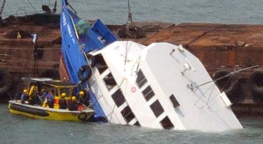 香港撞船事故已致38人遇难 连续3天降半旗志哀 