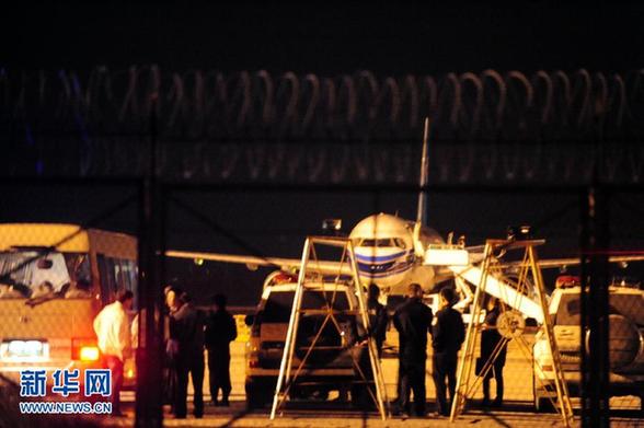 客机因匿名恐怖信息迫降兰州机场 警方正调查