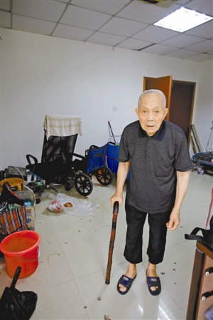 98岁抗战老兵无固定住所 因外地户口无法享优抚